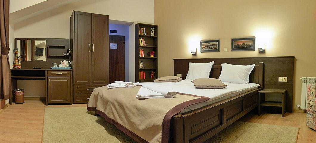 Family Hotel Balkanci 尤沙纳 外观 照片