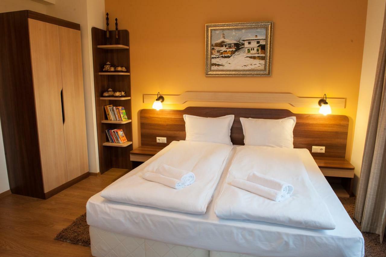 Family Hotel Balkanci 尤沙纳 外观 照片